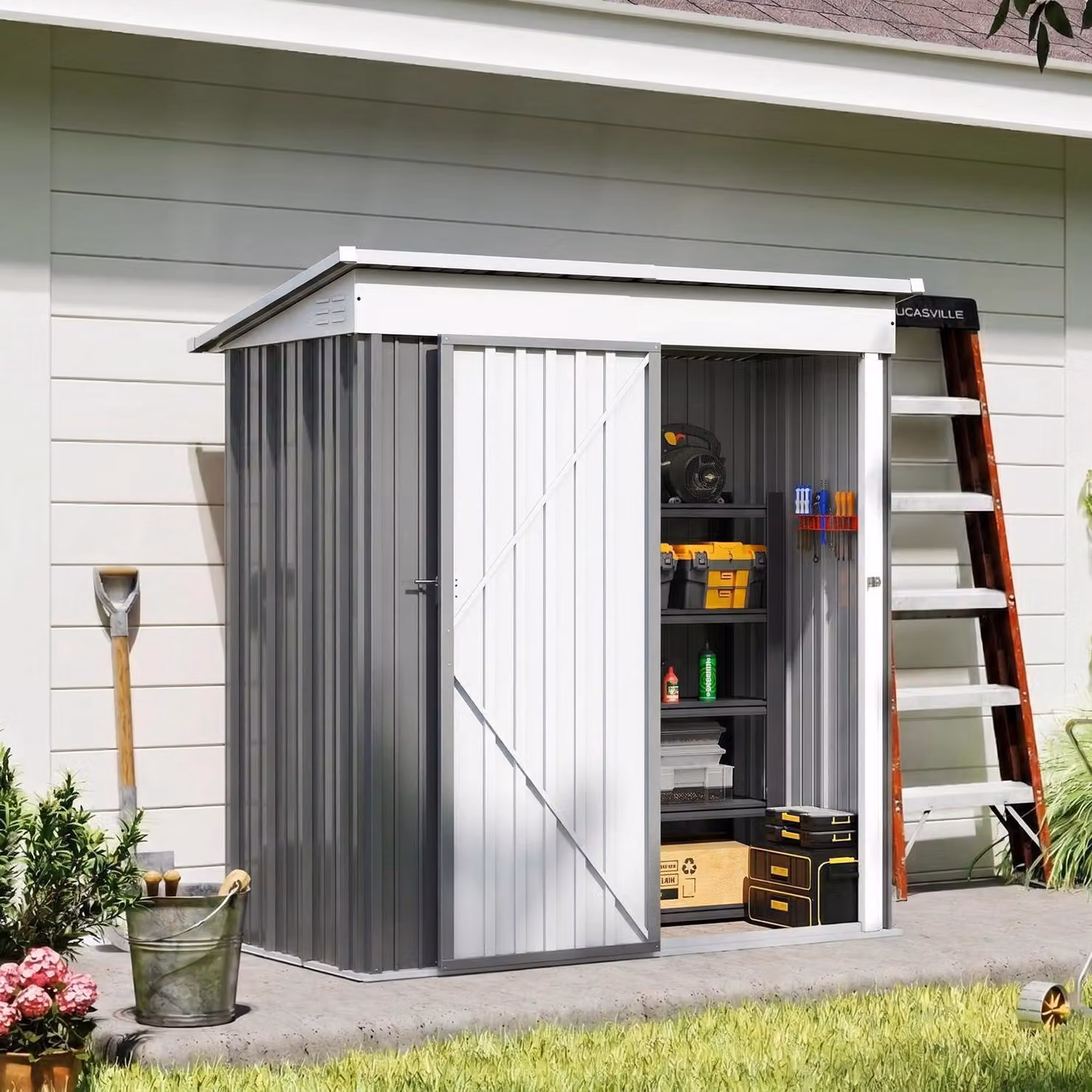 Edificio tecnico in metallo con tetto a falda, dimensioni 162x86x182 cm, colore grigio, con porta