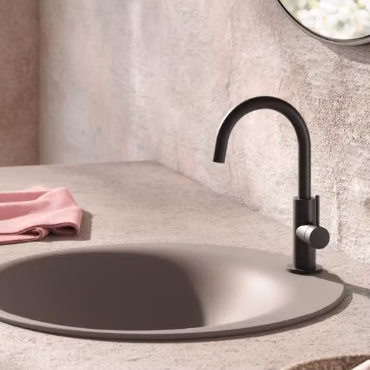 Herzbach DEEP BLACK Miscelatore monocomando per lavabo Slim M-Size con maniglia laterale, senza scarico, nero opaco