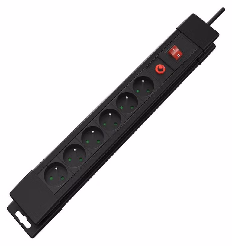 Perel EBP06N1 Multipresa a 6 prese tipo E, 1,5 m, 3500 W, con interruttore e protezione da sovratensione