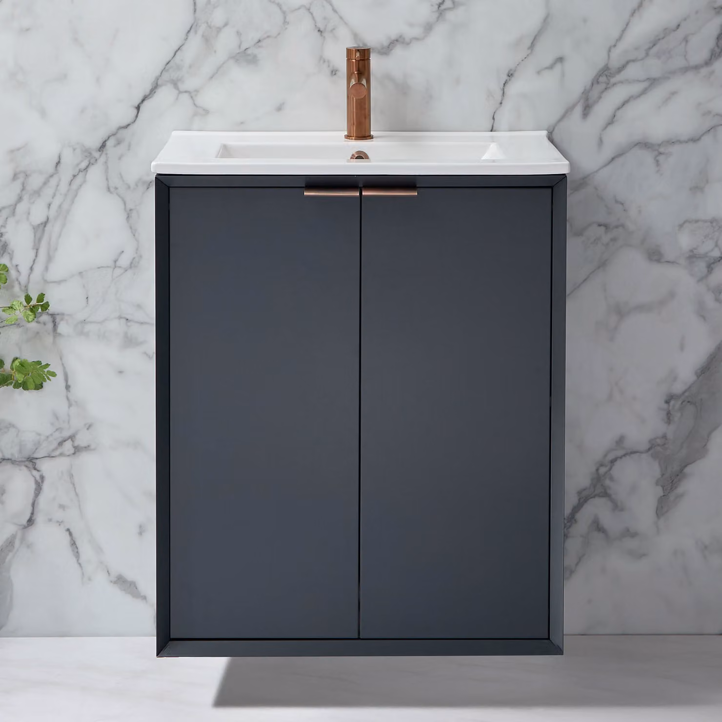 Mobile Bagno Sospeso Antracite 610mm con Lavabo e Maniglie con Impugnatura a Dito in Rame Satinato - Edge