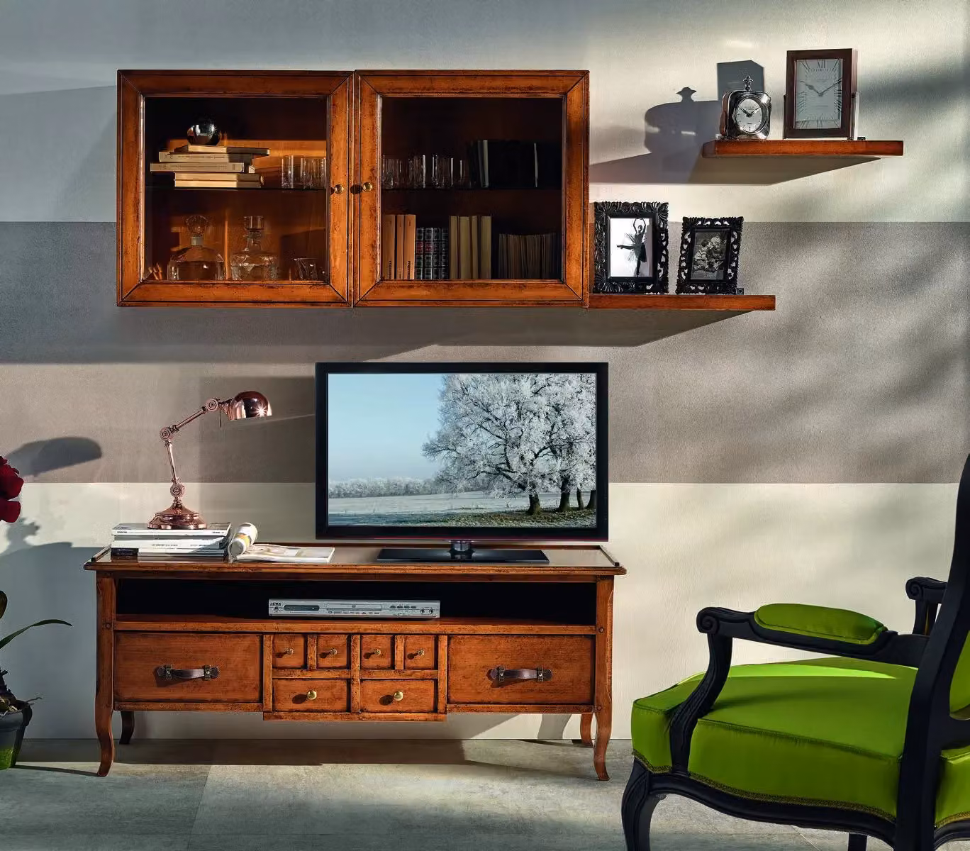 Parete attrezzata classica porta TV in legno color noce Mobili 2G – 2