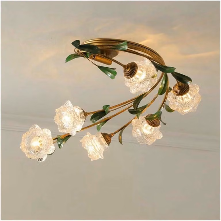 Lampada a soffitto a 6 luci, realizzata in vetro, ferro e ottone anticato, di colore rosa