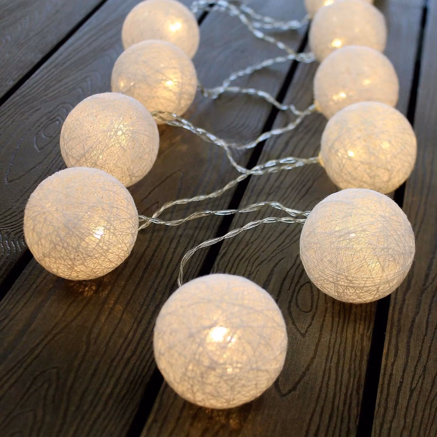Catena luminosa a LED, con 10 lanterne sferiche bianche, lunghezza 165 cm, alimentata a batteria