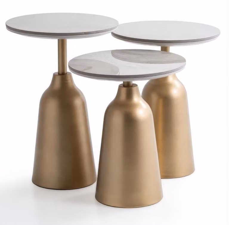 Set di 3 tavolini moderni, color oro e bianco, con aspetto marmorizzato ideali come tavolini da divano