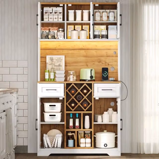 Credenza da cucina LED con 2 cassetti, portabottiglie e prese, in MDF naturale e bianco, 105 × 40 × 180 cm