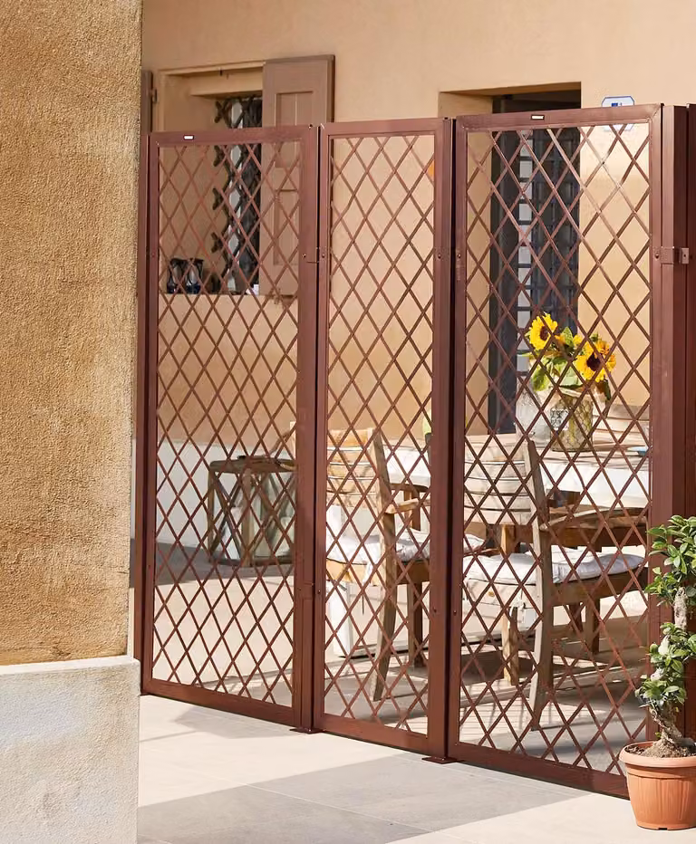 Palo per Tralicci Verdemax 4,5x4,5x183 cm con Staffe Angolari in Metallo Verniciato Corten