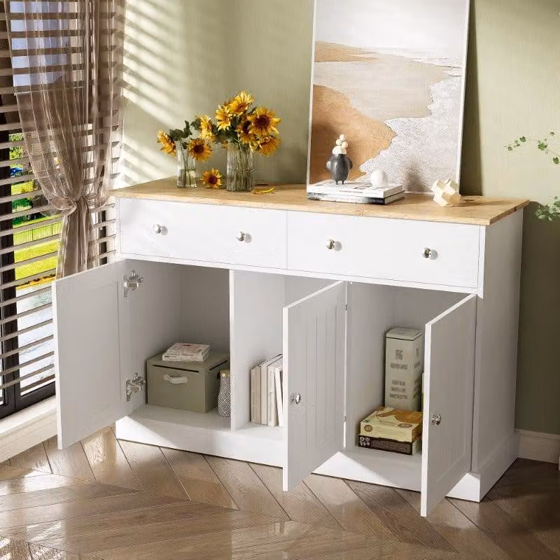 Comò moderno con texture incisa, 3 cassetti e 2 ante, bianco con dettagli in legno