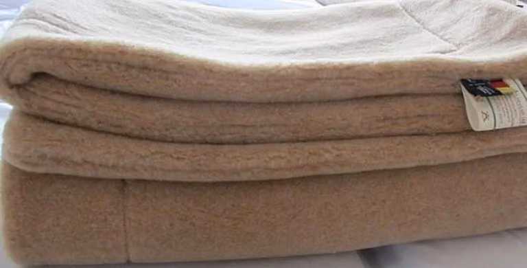 Coperta calda e confortevole in pile di alpaca e lama