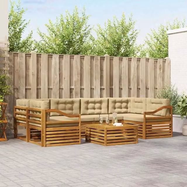 Set di divani da esterno vidaXL a forma di L composto da 7 pezzi in legno di acacia con cuscini in tessuto beige e sabbia e tavolino da caffè incluso