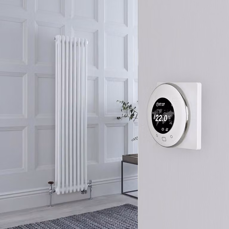 Radiatore Misto Verticale Bianco Doppio con Valvole Cromate con Termostato WiFi - 1500mm x 380mm - Regent