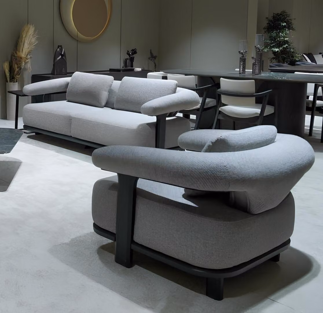 Exklusive Sofa Stoffgarnitur Designer Dreisitzer Edler Textilsessel