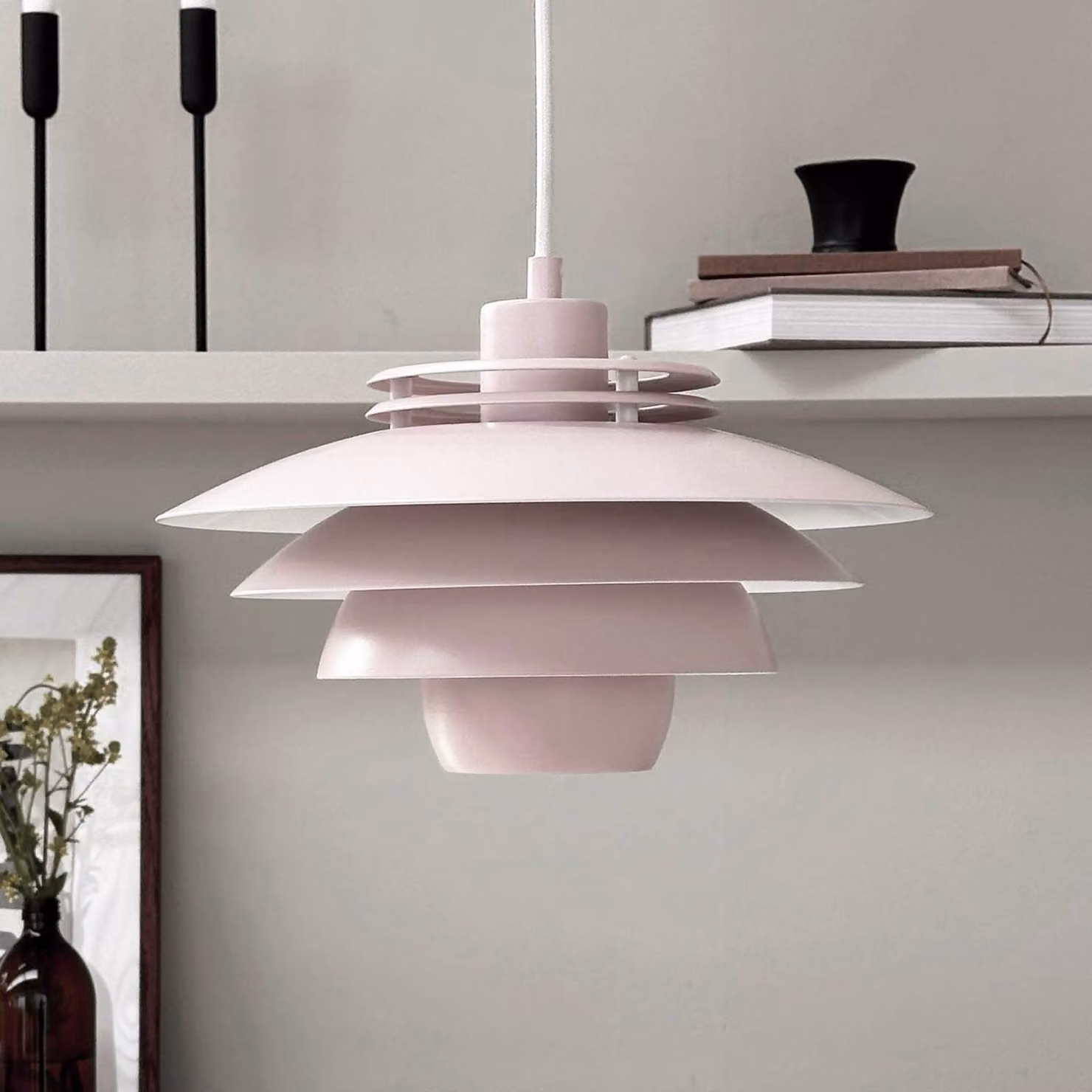 Dyberg Larsen Lampada a sospensione Ejka mini, dimmerabile, Violetto / Fucsia / Rosa, Soggiorno / Sala da pranzo, Metallo, Design, Lampada a sospensione