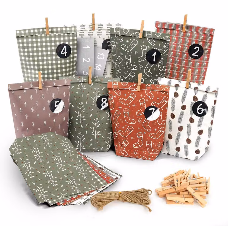 Calendario dell'Avvento da riempire, set con 8 design, corda di iuta e mollette di legno