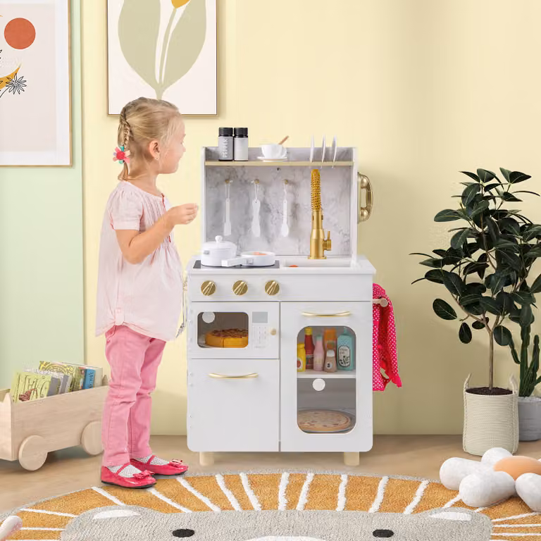 Cucina giocattolo in legno Costway bianca con fornello, forno, microonde, lavello e accessori per bambini dai 3 anni in su