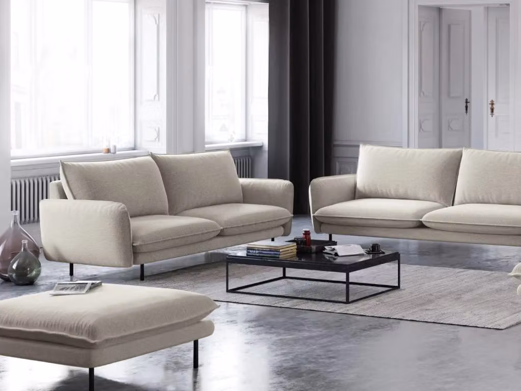 Divano 2 posti Vienna di Cosmopolitan Design in tessuto strutturato beige chiaro – 2