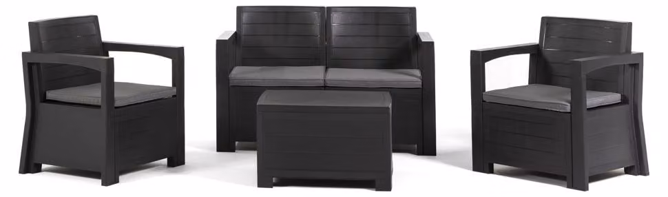 Set di mobili relax da esterno a 4 posti con divano, poltrone, tavolo e cuscini in polipropilene effetto legno per giardino - LICATA/Nero