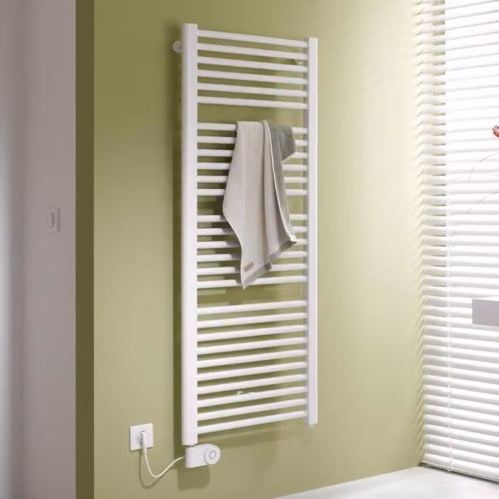 Riscaldatore da bagno Kermi Basic-E, modello rettangolare, dimensioni 74,9 x 3,5 x 144,8 cm, completo di kit elettrico FKS per lato sinistro