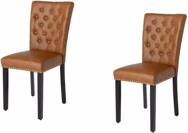 Set di 2 sedie Chesterfield REGINA caramello in pelle artificiale trapuntata – Chiodi argentati e gambe in legno di hevea nero
