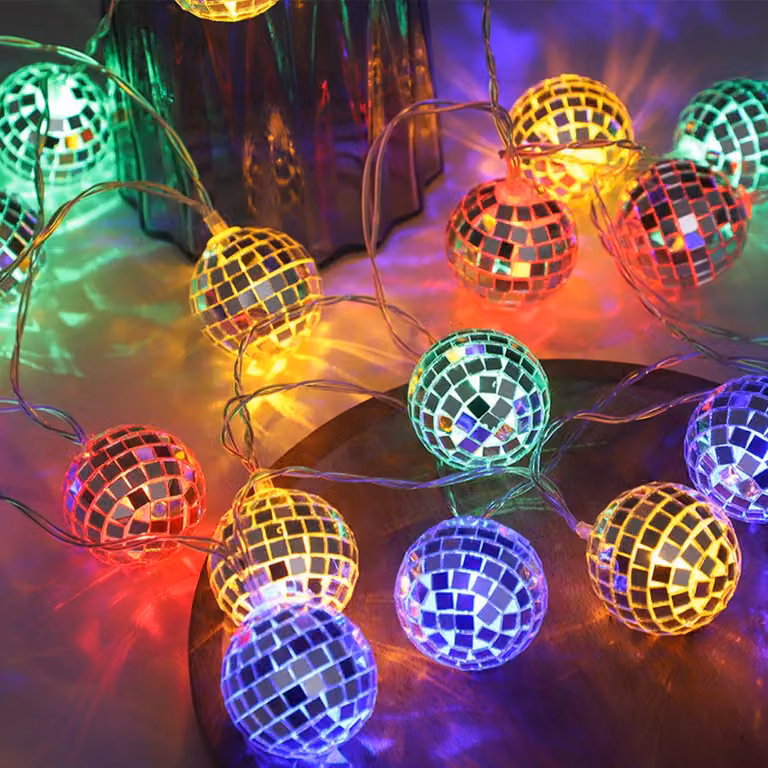 Catena luminosa a LED con sfera disco, 2 metri, 10 sfere colorate, alimentata a batteria