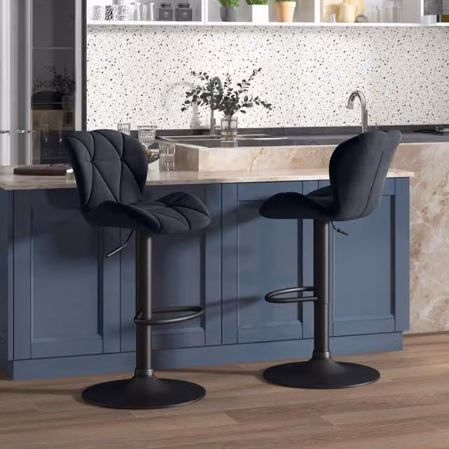 Set di 2 sgabelli da bar OKWISH girevoli e regolabili con schienale e poggiapiedi in poliestere nero L/P/H: 51,5 x 57,5 x 93-114,5 cm