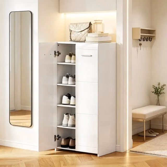 Scarpiera moderna Mivray bianca lucida con ante a ribalta e ripiani interni, L: 55 cm, P: 36 cm, H: 108 cm