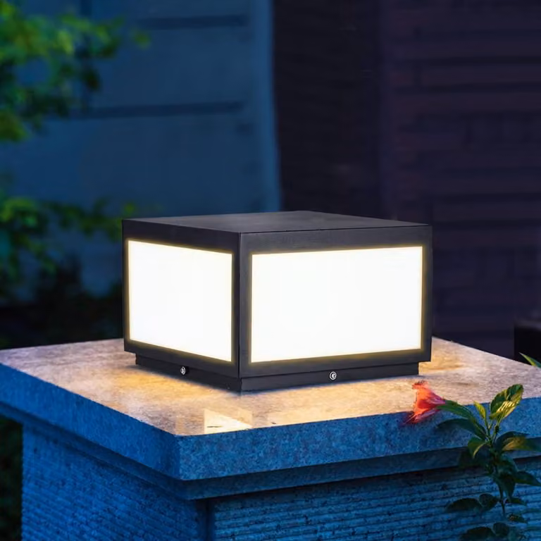 Lampada a LED da incasso, colore nero, acciaio inossidabile, grado di protezione IP55, dimensioni 25x25x16,5 cm