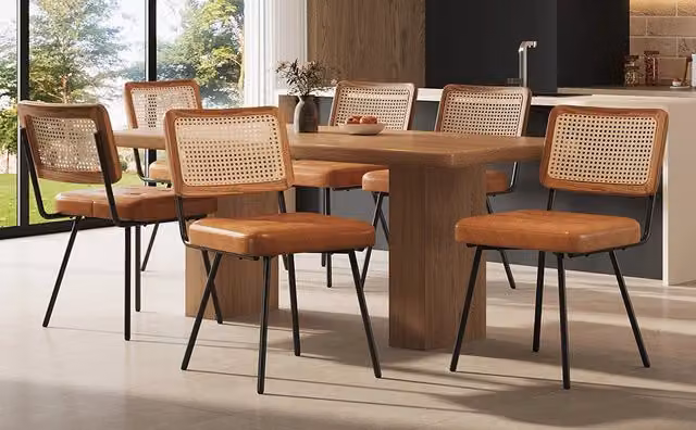 Sedia da pranzo ergonomica in PU con schienale in rattan PE e gambe in metallo marrone 61 × 46 × 79 cm