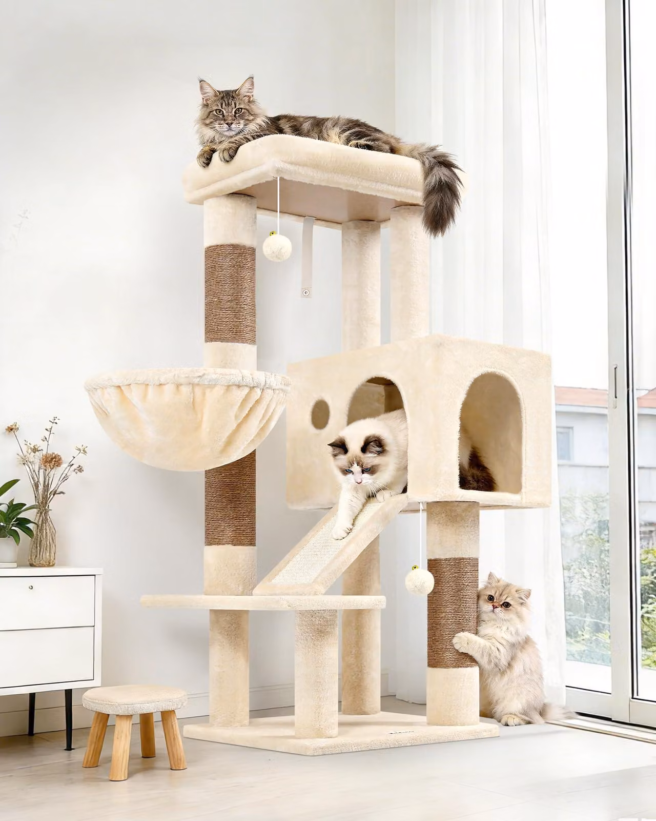 Albero per gatti di grandi dimensioni, alto 116 cm, con pali di 8 cm di diametro, color beige, dotato di una superficie per riposare