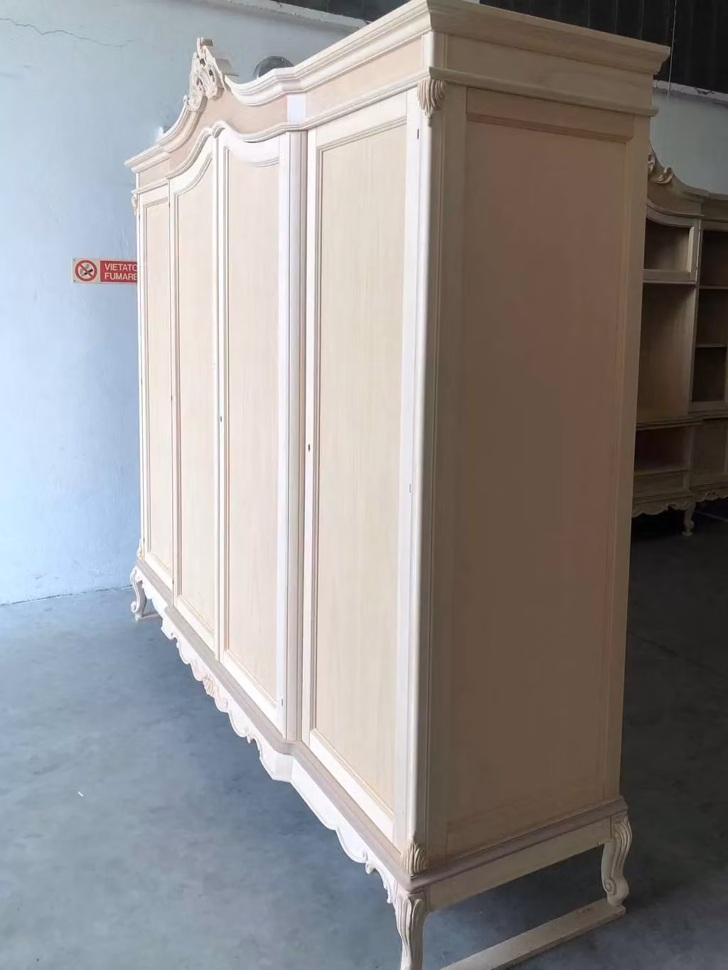Armadio classico barocco a 4 ante in legno di faggio e pioppo non trattato Mobili 2G L/P/H: 225 x 73 x 230 cm – 2