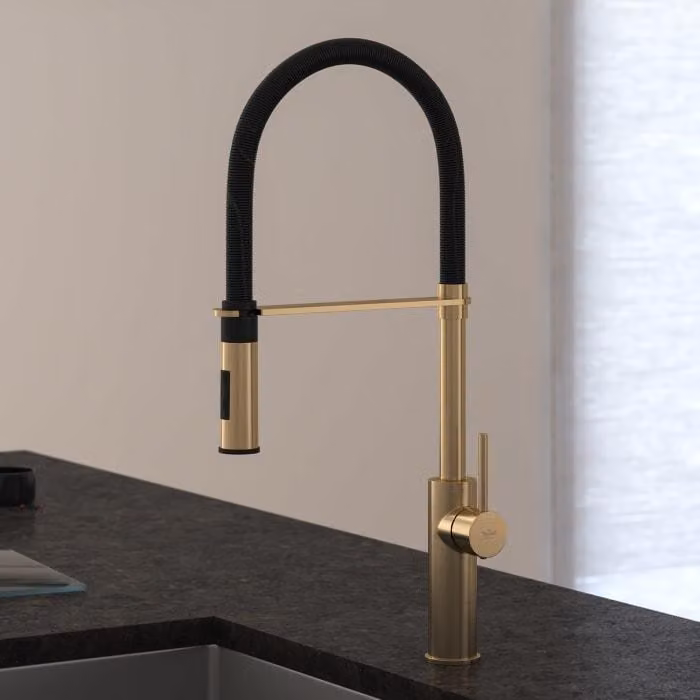 Miscelatore monocomando professionale Kronenbach per cucina, con bocca mobile e flessibile, e doccetta manuale con 2 tipi di getto