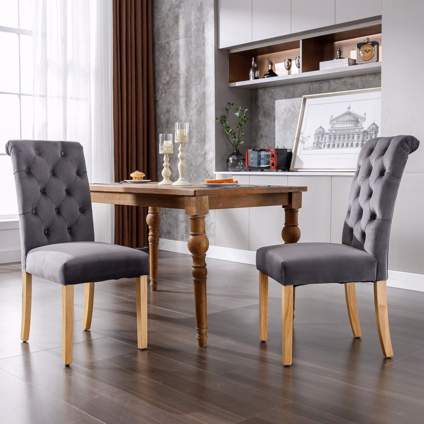 Set di 2 poltrone da pranzo in velluto, con gambe in legno di quercia, bottoni decorativi e finiture cromate. Ideali come sedie per la camera da letto, la cucina o il soggiorno, perfette anche come poltrone da lounge o per il tempo libero. Colore: grigio
