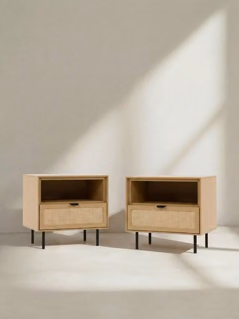Set di 2 comodini Essie Kenay Home in legno e rattan colore naturale con 1 cassetto