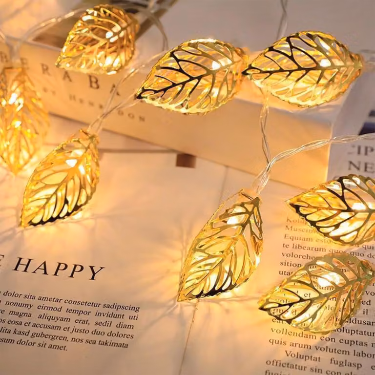 Catena luminosa a LED con motivo a foglie, color oro, lunghezza 2 metri, 10 LED