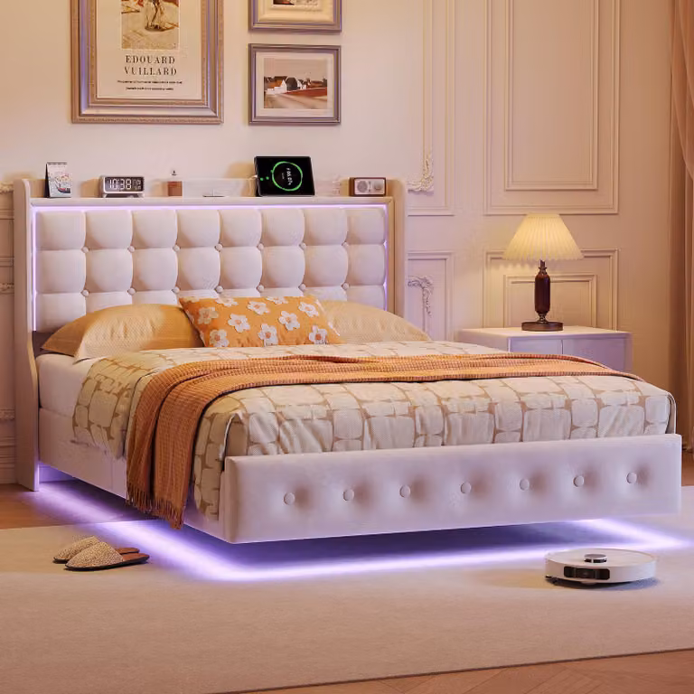 Letto imbottito ProximaX 140x200 cm in velluto bianco, design sospeso, illuminazione a LED RGB, stazione di ricarica sulla testiera, design con bottoni per la camera da letto