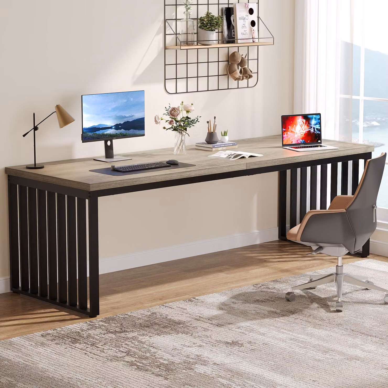 Scrivania Tribesigns 180 cm, grande scrivania per computer tavolo da ufficio con robusta struttura in metallo, postazione di lavoro per l'ufficio di casa, grigio (senza sedia)