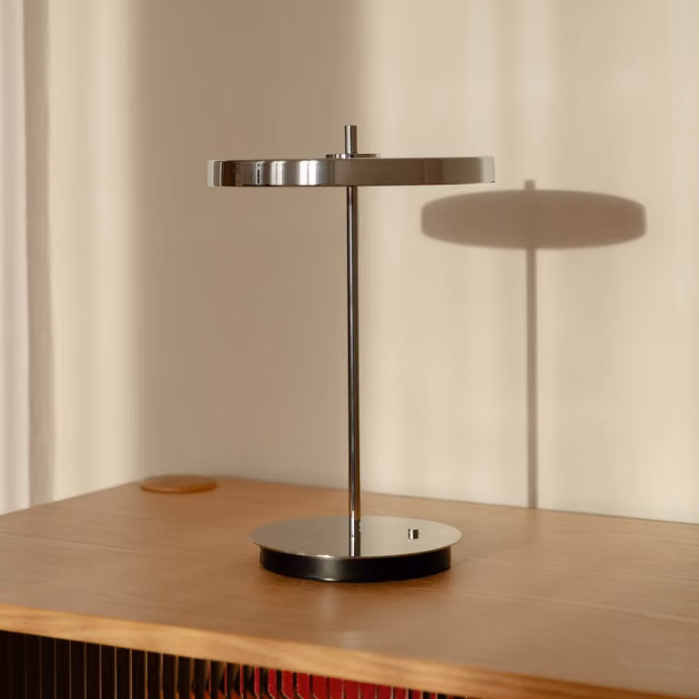 UMAGE Lampada da tavolo a LED Asteria Move, dimmerabile, Alluminio / Grigio / Zincato, Soggiorno / Sala da pranzo, Metallo, Design, Lampada da tavolo LED