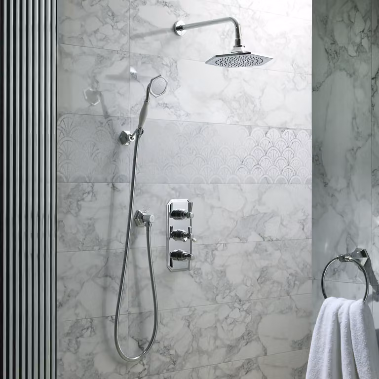 Sistema Doccia con Miscelatore Termostatico con Soffione e Doccetta Art Deco (2 vie) - Cromato - Earlham