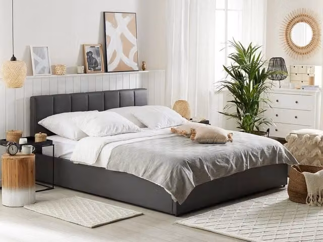 Letto contenitore Beliani con rivestimento in ecopelle grigia e base a rete a doghe, L/P/H: 160 x 200 x 171 cm – 1