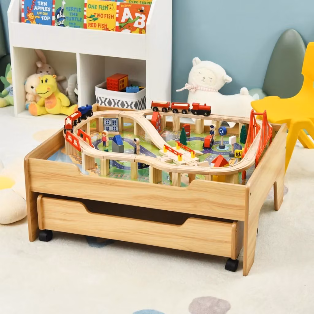 Set tavolo da attività in legno con binari ferroviari per bambini, multicolore con 100 pezzi e ruote bloccabili, L: 103 cm, P: 78 cm, H: 63 cm – 2