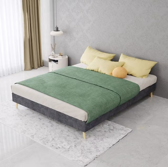 Letto matrimoniale moderno MODFU con testiera geometrica e rivestimento in tessuto grigio L/P: 140 x 200 cm