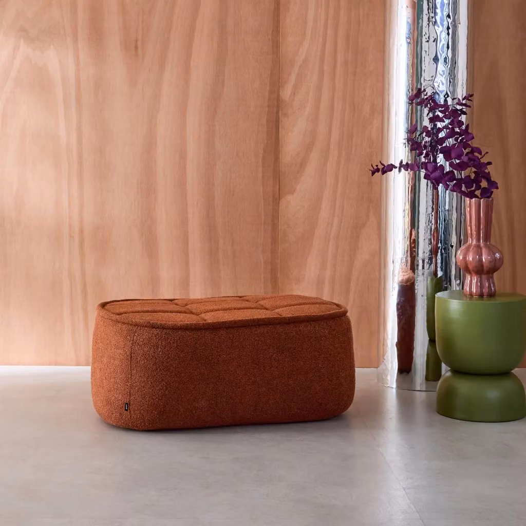 Poggiapiedi per poltrona Sweeek in bouclé testurizzato, terracotta, L: 63 cm, P: 40 cm, H: 40 cm – 2