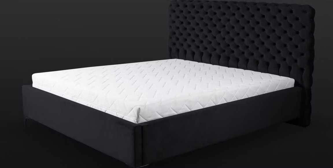 Schwarzes Chesterfield Bett Klassisches Schlafzimmermöbel Design Stoff