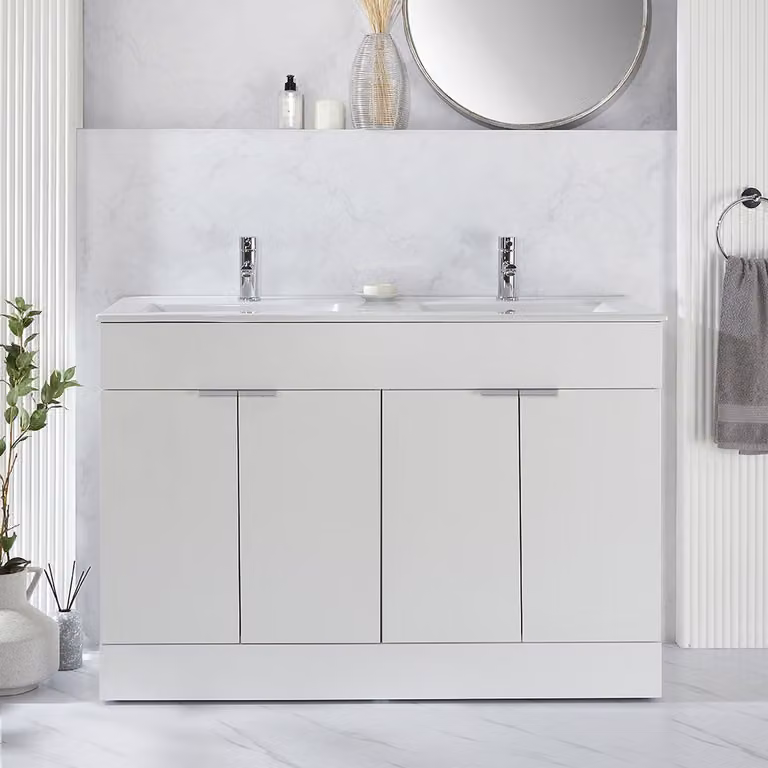 Mobile Bagno a Terra Bianco da 1210mm con Doppio Lavabo e Maniglie con Impugnatura a Dito Cromate - Cluo