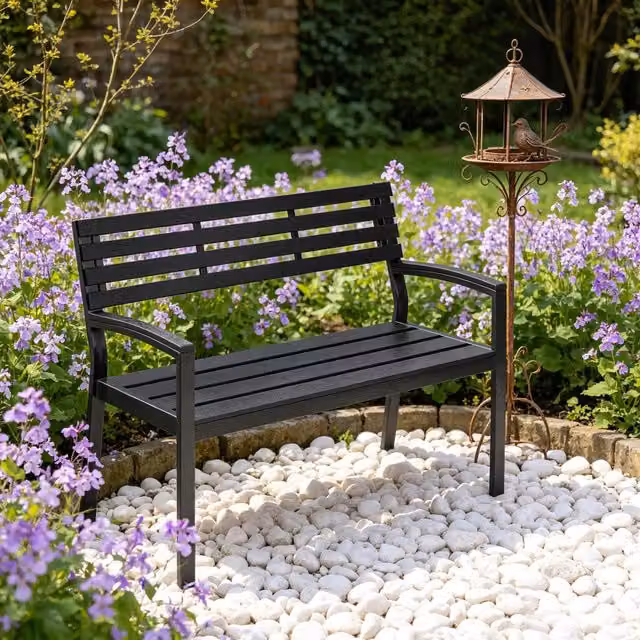Desviae Panchina da giardino con schienale e braccioli in metallo e lamelle in PS nere 115 × 55 × 85 cm per esterno
