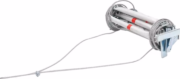 Scala di soccorso, realizzata in lega di acciaio e alluminio, capacità di carico 200 kg, lunghezza 5 metri, lunghezza delle pedane 30 cm, distanza tra le pedane 40 cm