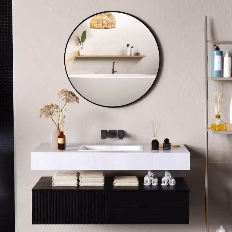 Specchio rotondo da parete HOMCOM con cornice in metallo nero, Ø: 70 cm, P: 2,5 cm