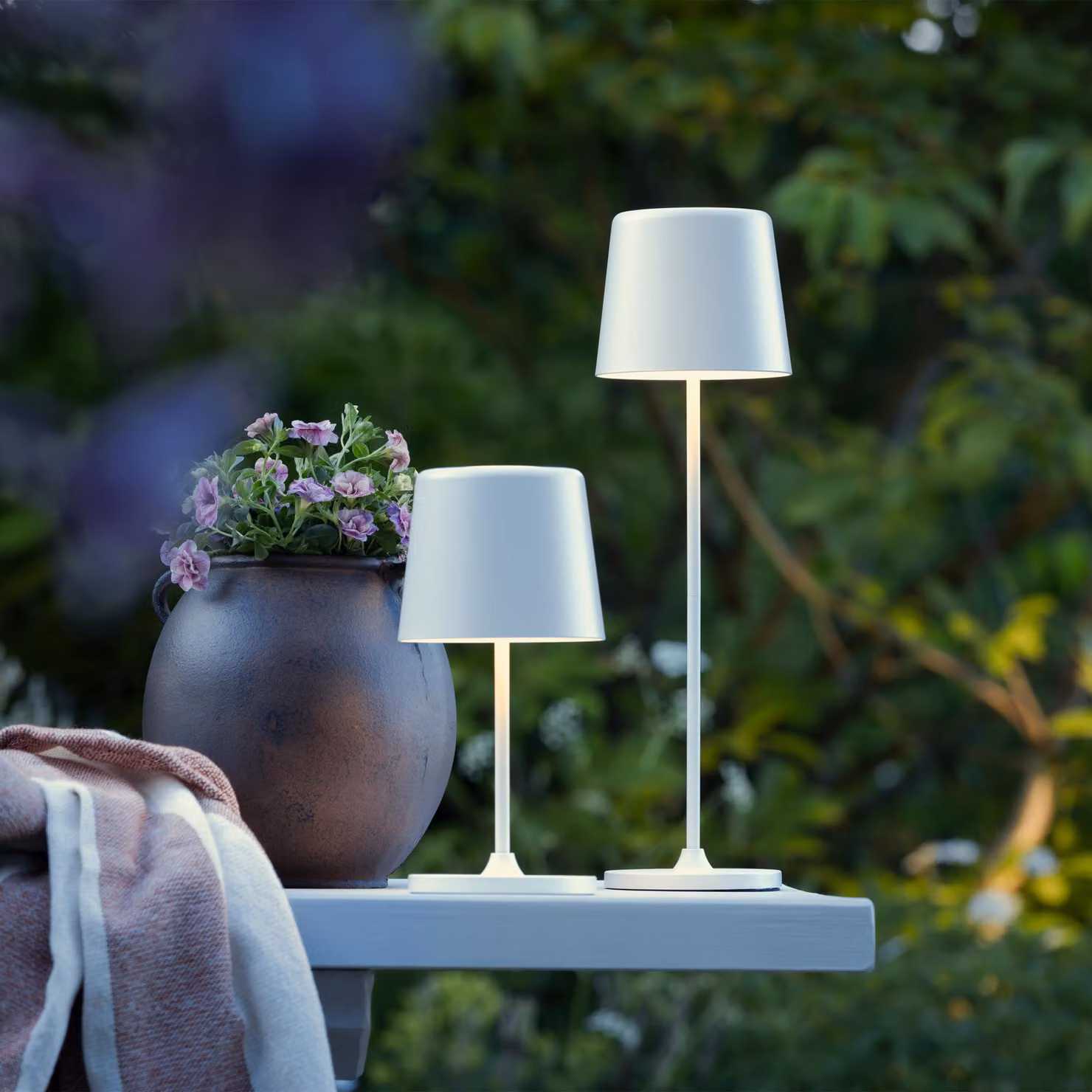 Lampada da tavolo portatile a LED per esterni, 37 cm, 310lm, touch dimmer, USB, bianco