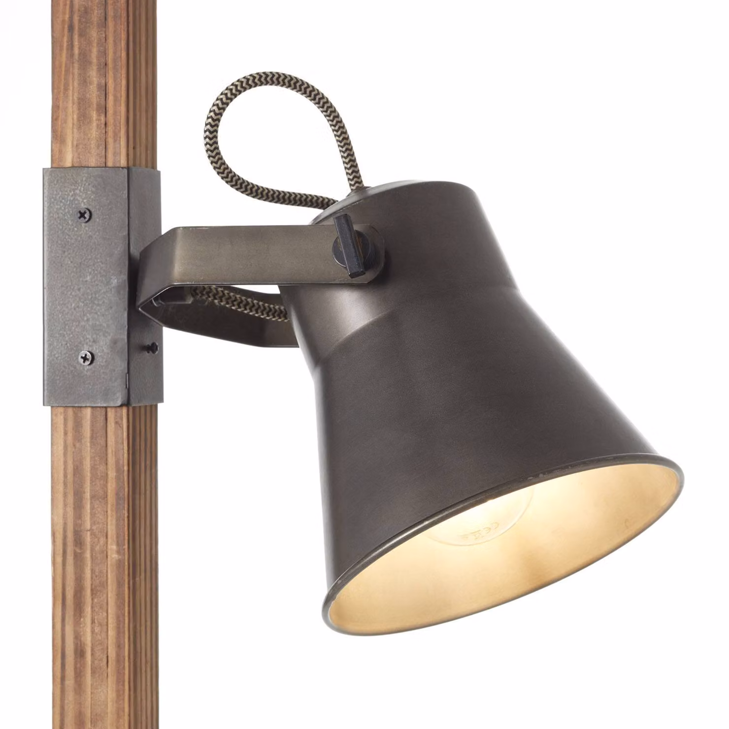 Brilliant Lampada da terra Plow, Legno scuro, Soggiorno / Sala da pranzo, Legno, Industriale, Lampada da terra