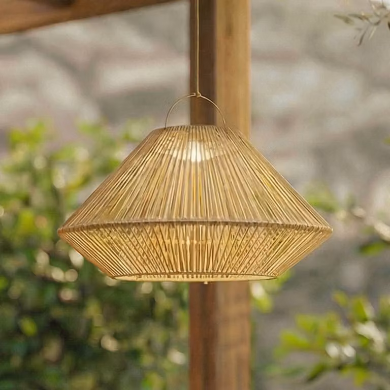 Lampada a sospensione solare LED Lindby Austas, beige, Ø 50 cm, USB, IP54 Austas Lindby, dimmerabile, Crema / Ambra, Plastica, Moderno, Lampade solari