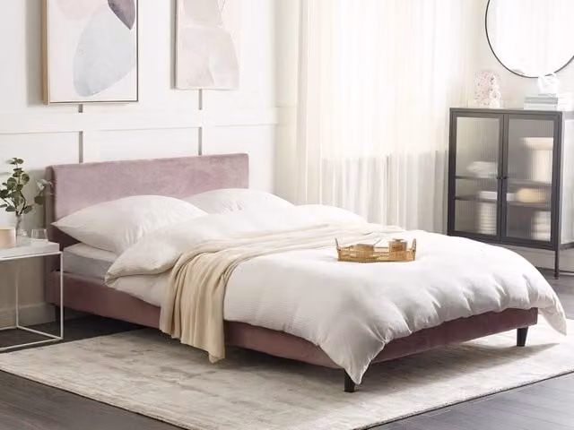 Letto matrimoniale Beliani in tessuto velluto marrone con rete a doghe elastiche L/P/H: 140 x 200 x 220 cm – 1
